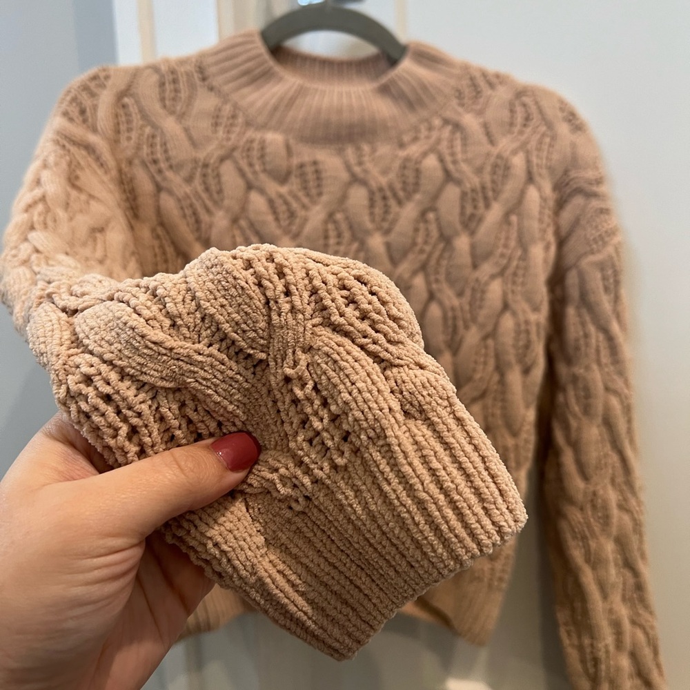 Cozy sweater perfect for next fall, cold spring days or even as a winter layer.